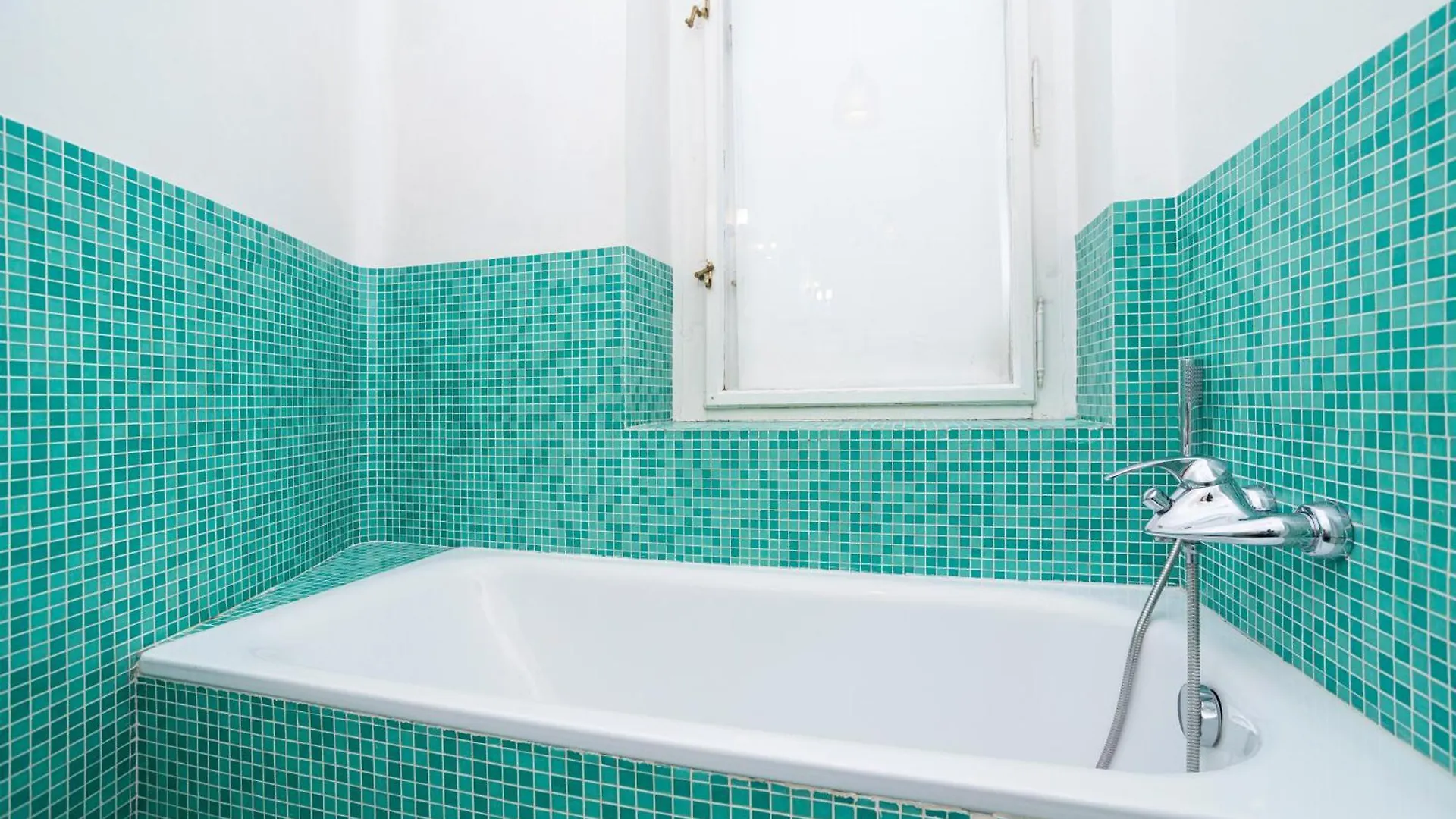Spacious Two-Bedroom Apartment In Old Town Prague