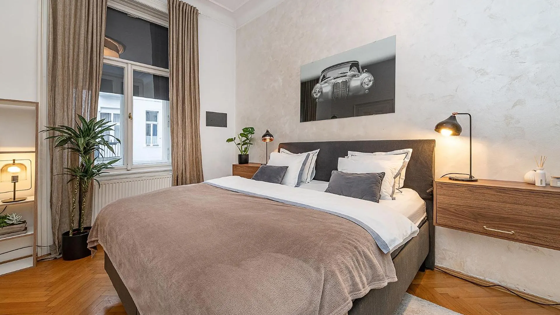 Spacious Two-Bedroom Apartment In Old Town Prague