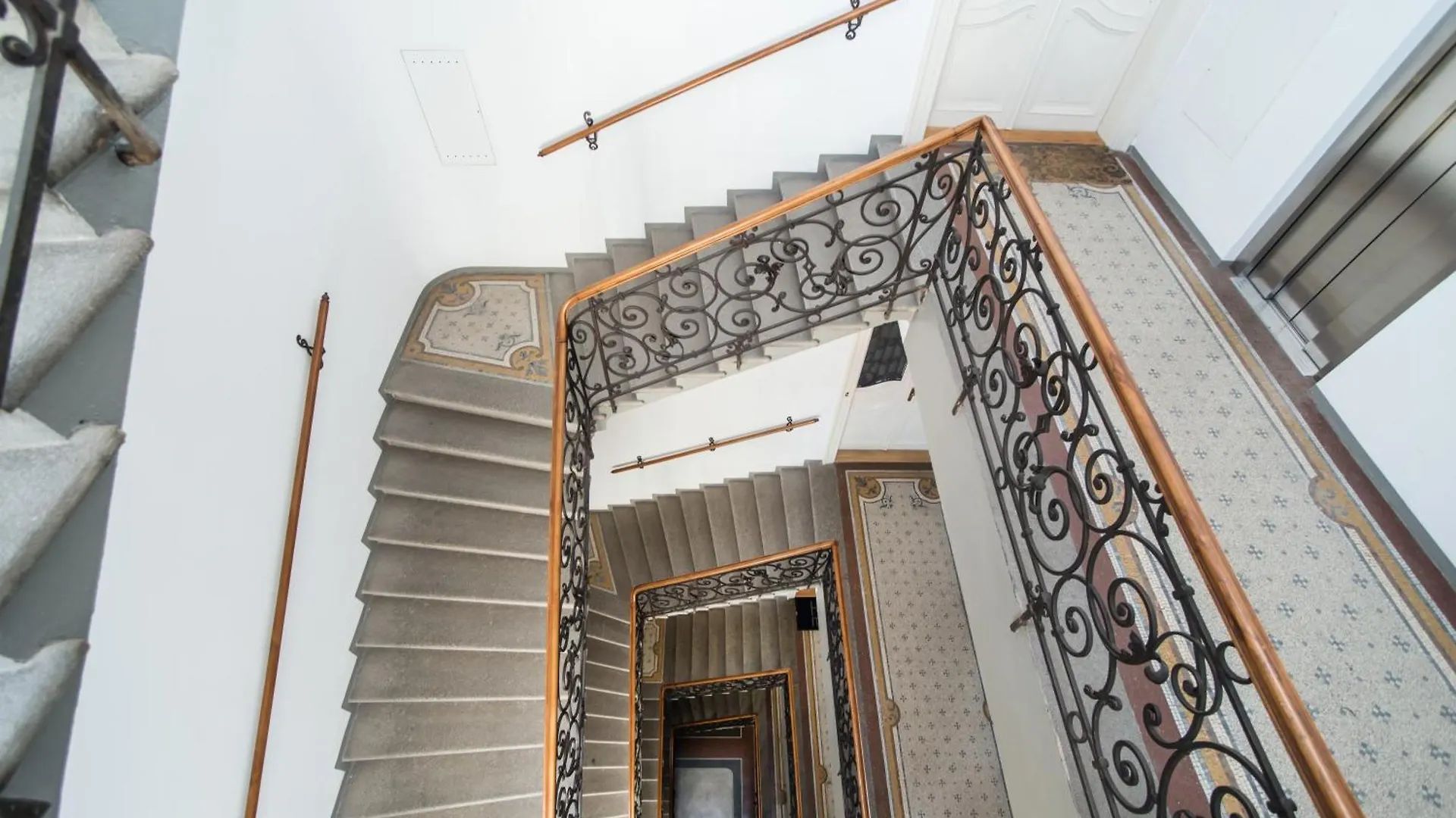 Spacious Two-Bedroom Apartment In Old Town Prague Czech Republic