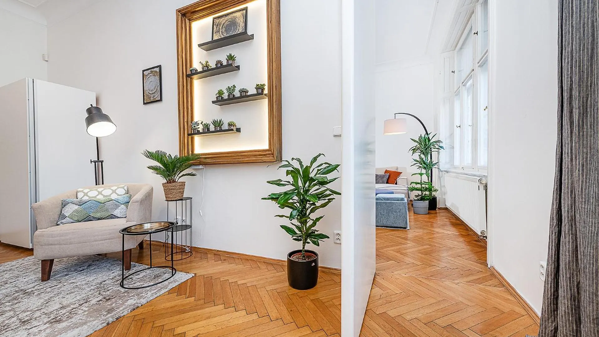 Spacious Two-Bedroom Apartment In Old Town Prague