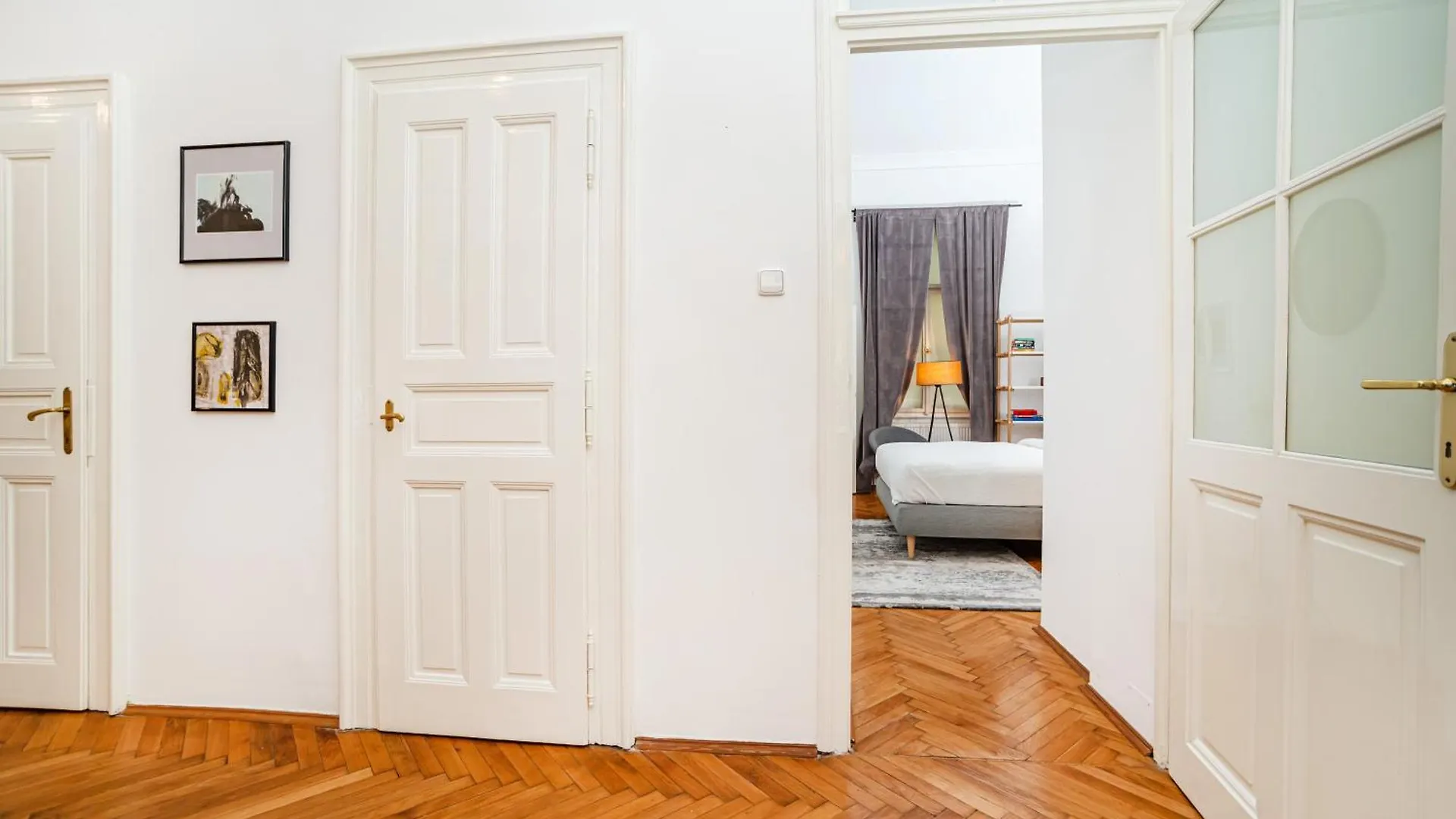Spacious Two-Bedroom Apartment In Old Town Prague 0*,