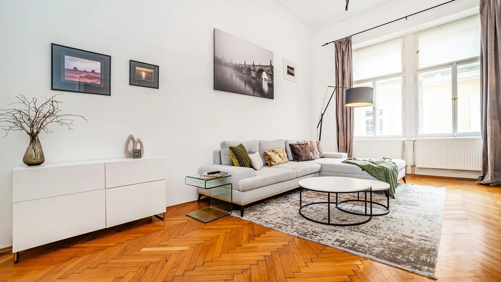 Spacious Two-Bedroom Apartment In Old Town Prague