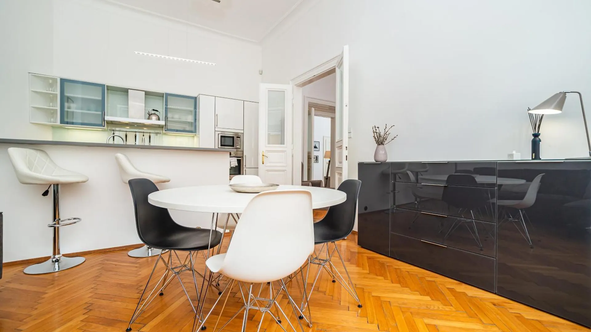 Spacious Two-Bedroom Apartment In Old Town Prague