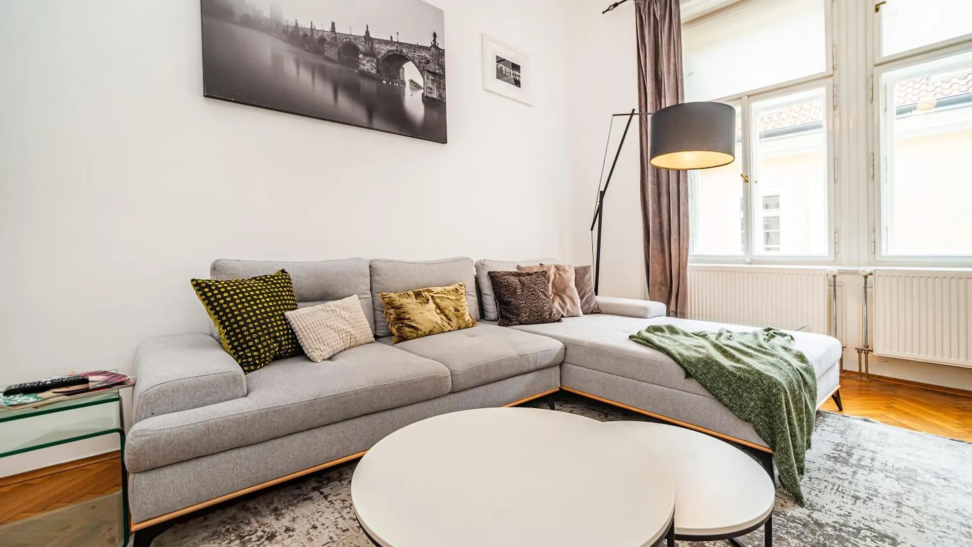 Spacious Two-Bedroom Apartment In Old Town Prague