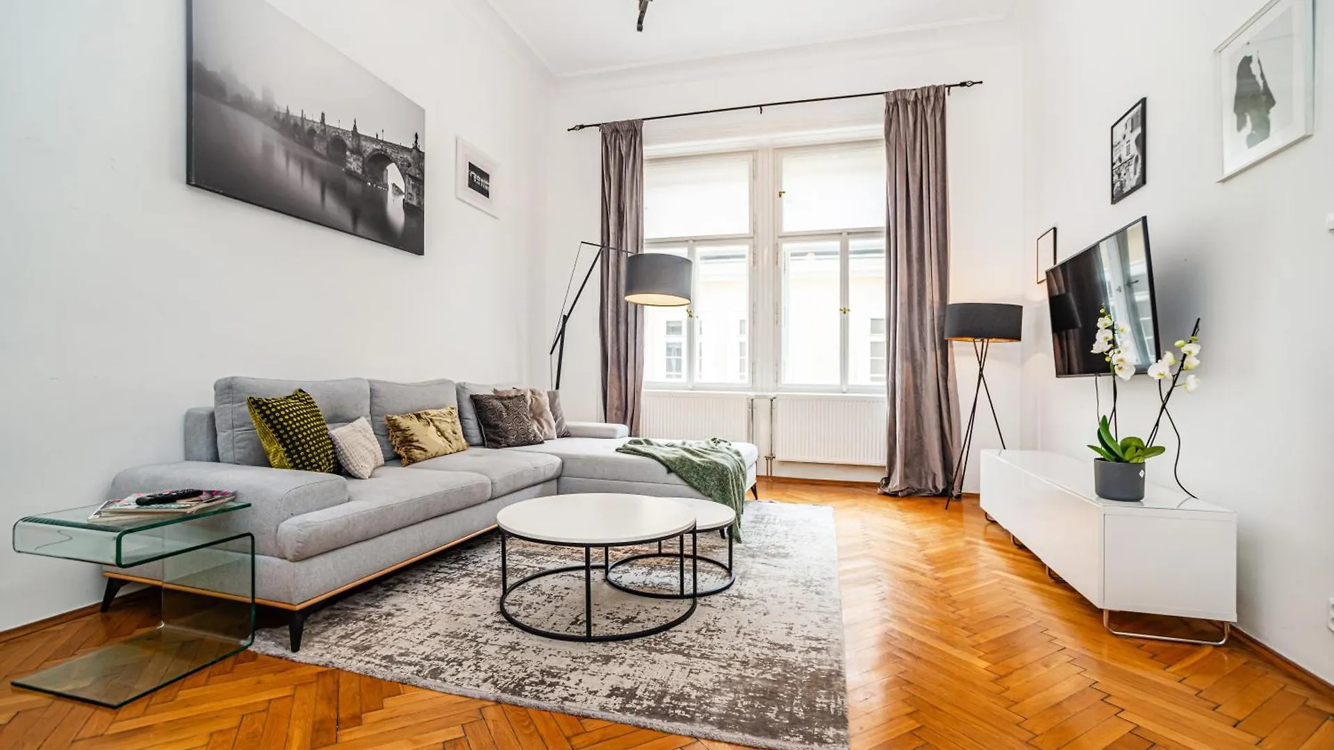 Spacious Two-Bedroom Apartment In Old Town Prague Czech Republic