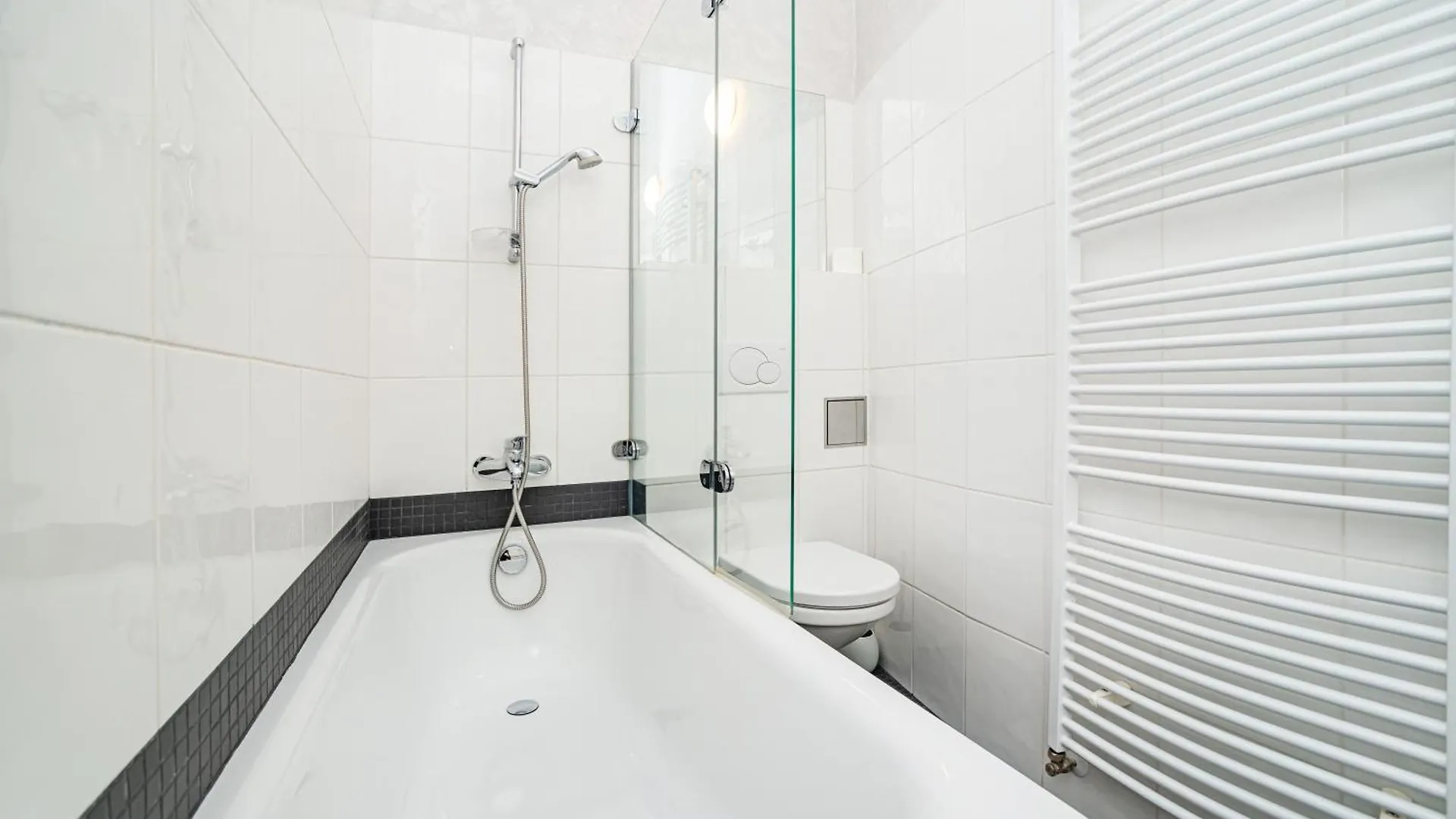 Spacious Two-Bedroom Apartment In Old Town Prague