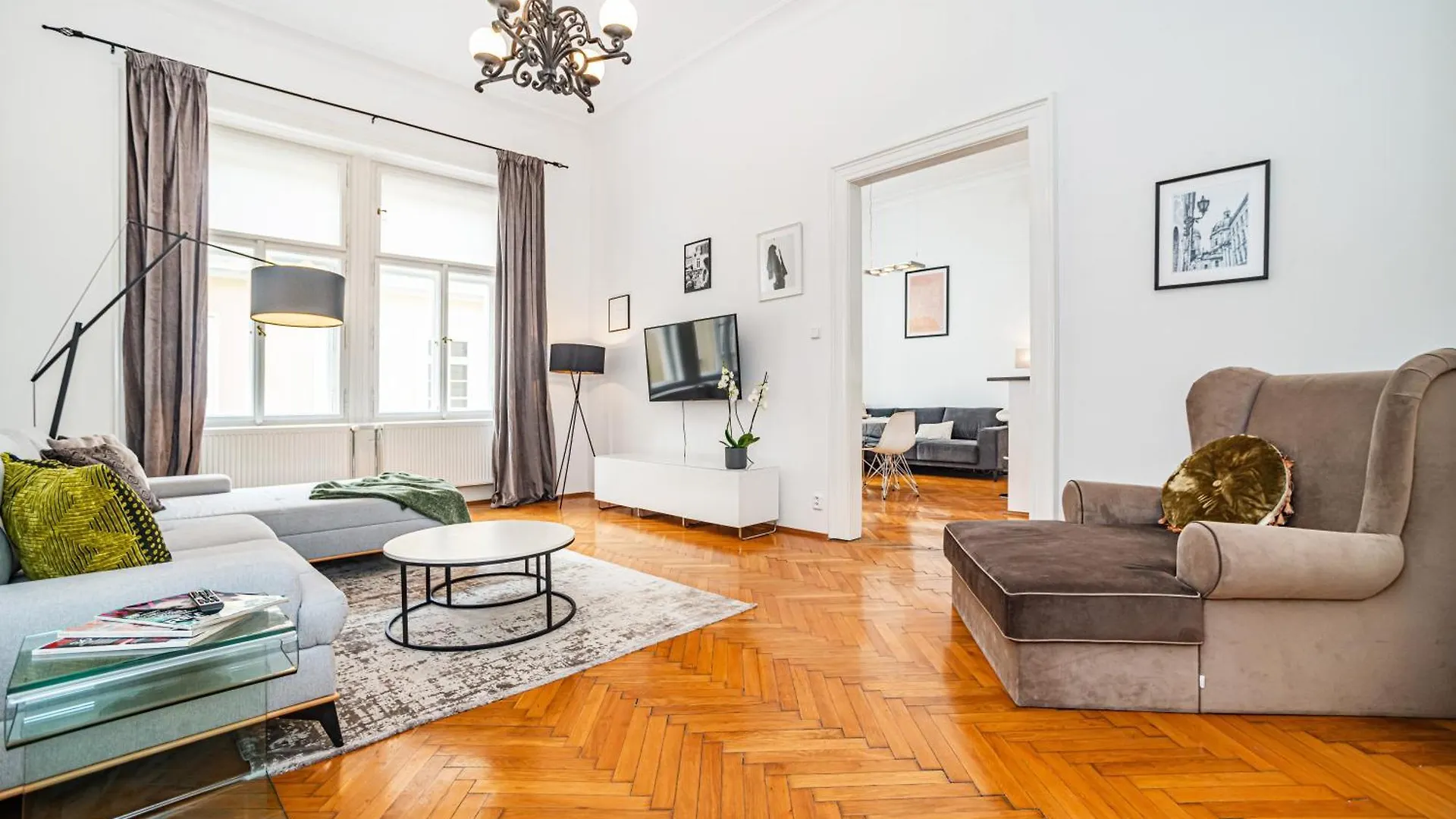 Spacious Two-Bedroom Apartment In Old Town Prague