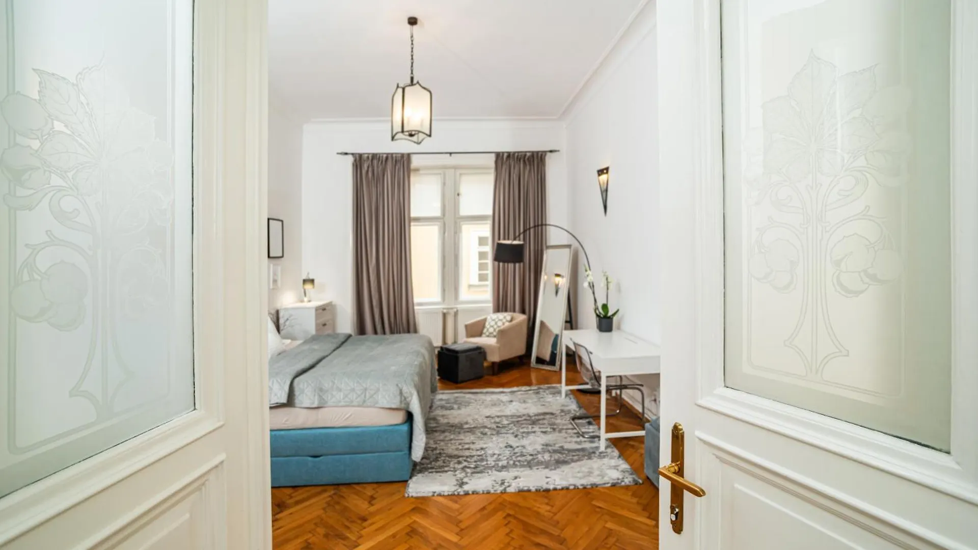 Spacious Two-Bedroom Apartment In Old Town Prague
