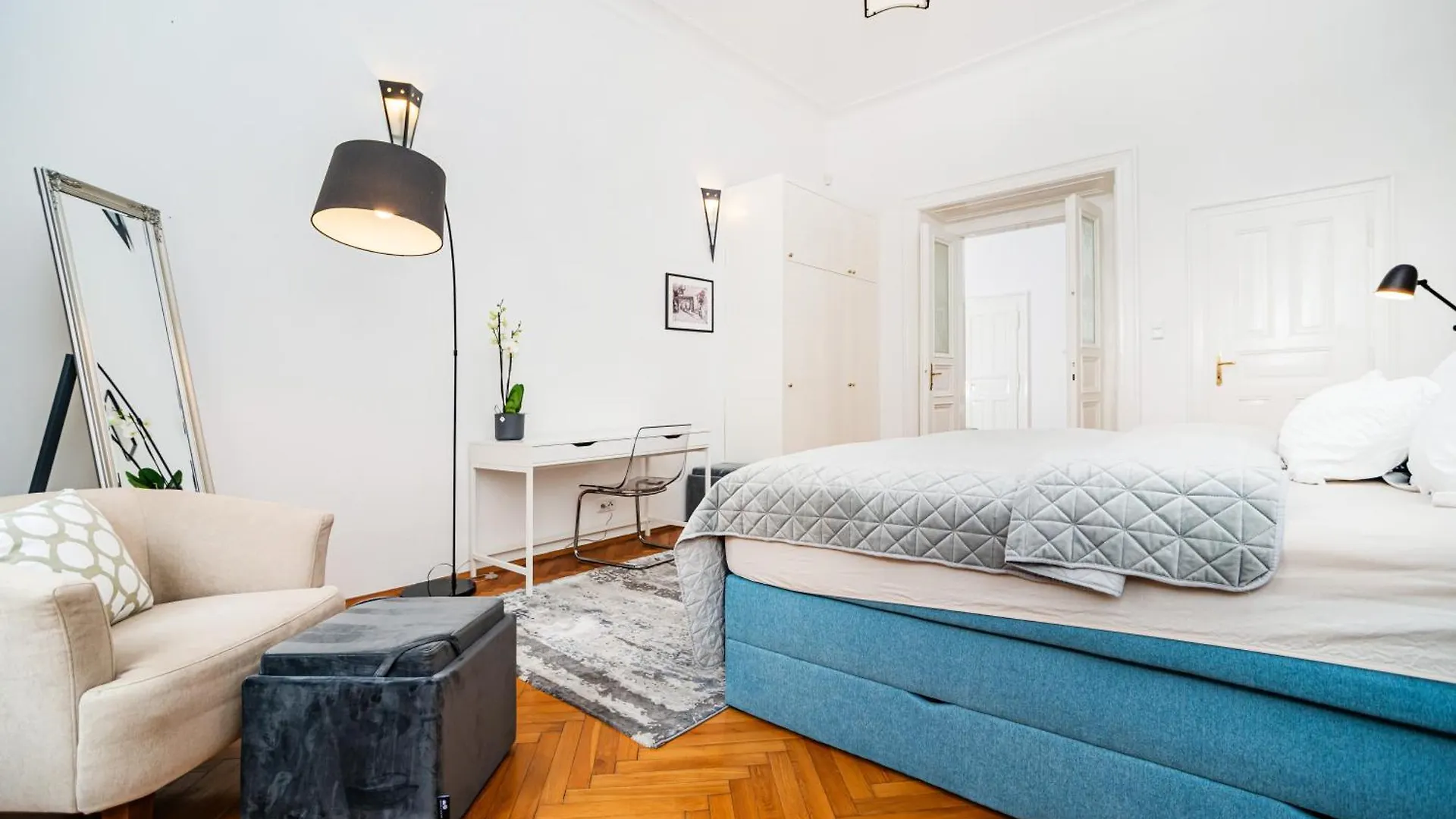 Spacious Two-Bedroom Apartment In Old Town Prague