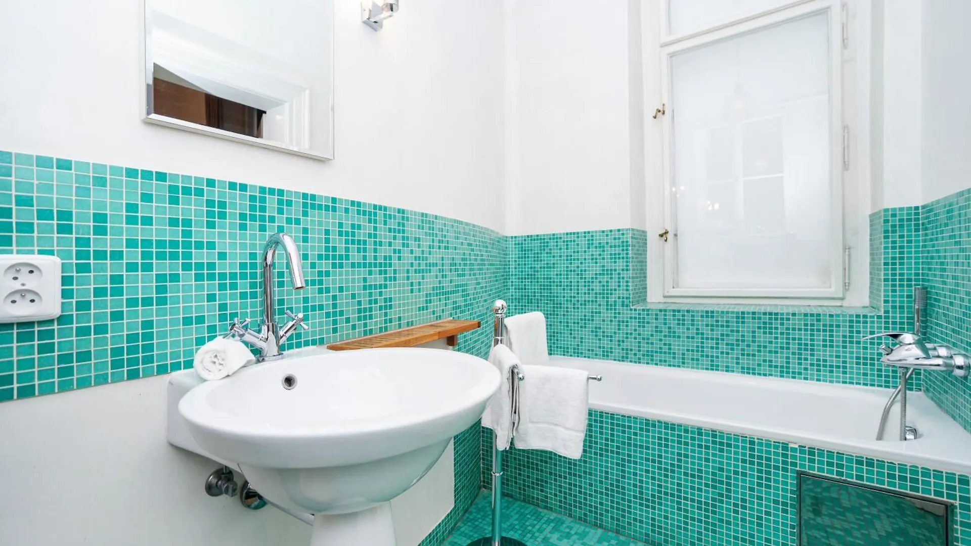 Spacious Two-Bedroom Apartment In Old Town Prague