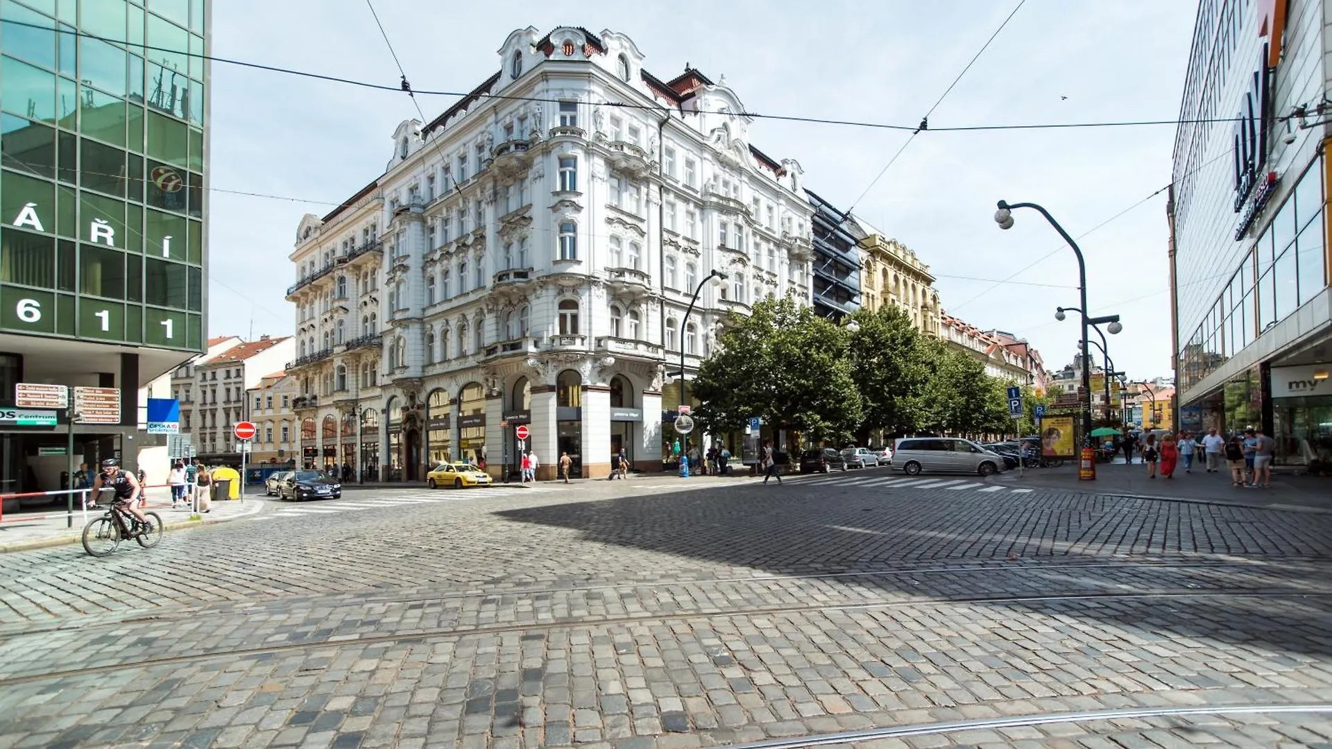 Spacious Two-Bedroom Apartment In Old Town Prague
