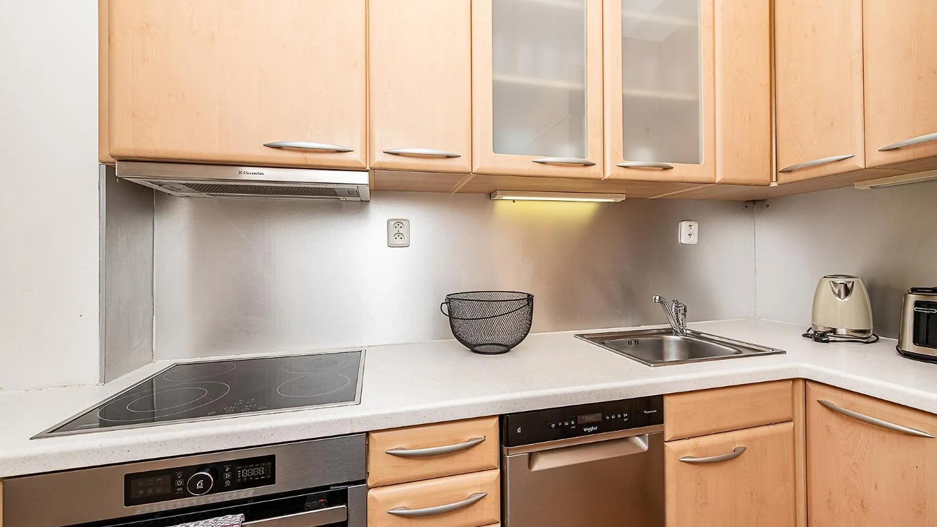 Spacious Two-Bedroom Apartment In Old Town Prága