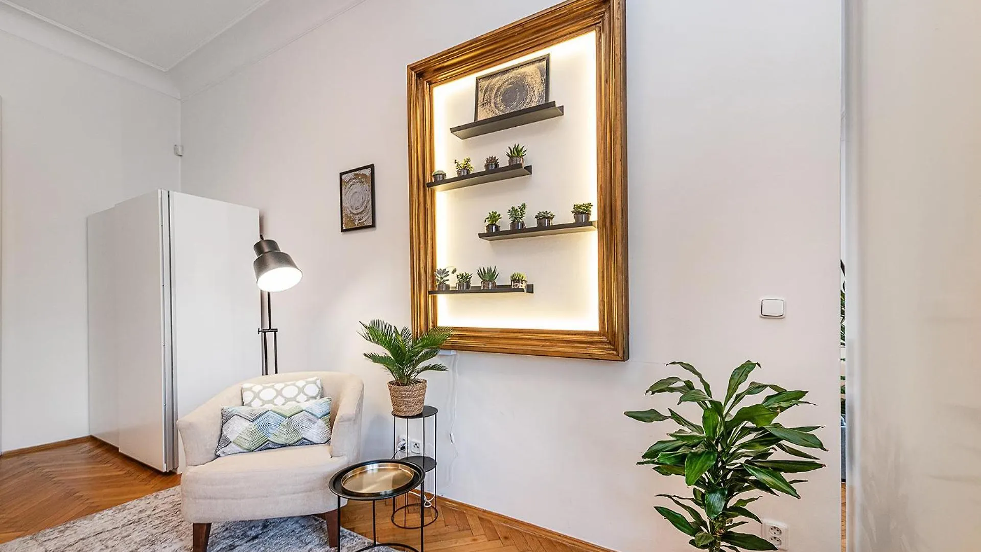 Spacious Two-Bedroom Apartment In Old Town Prague
