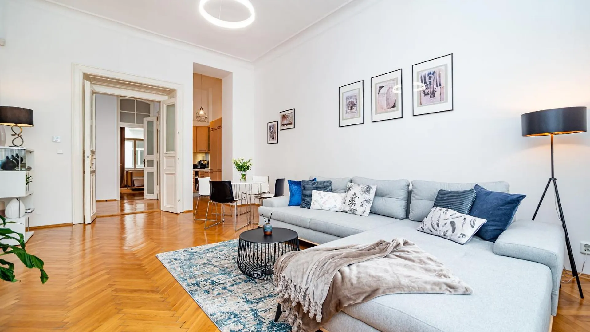 Spacious Two-Bedroom Apartment In Old Town Prague