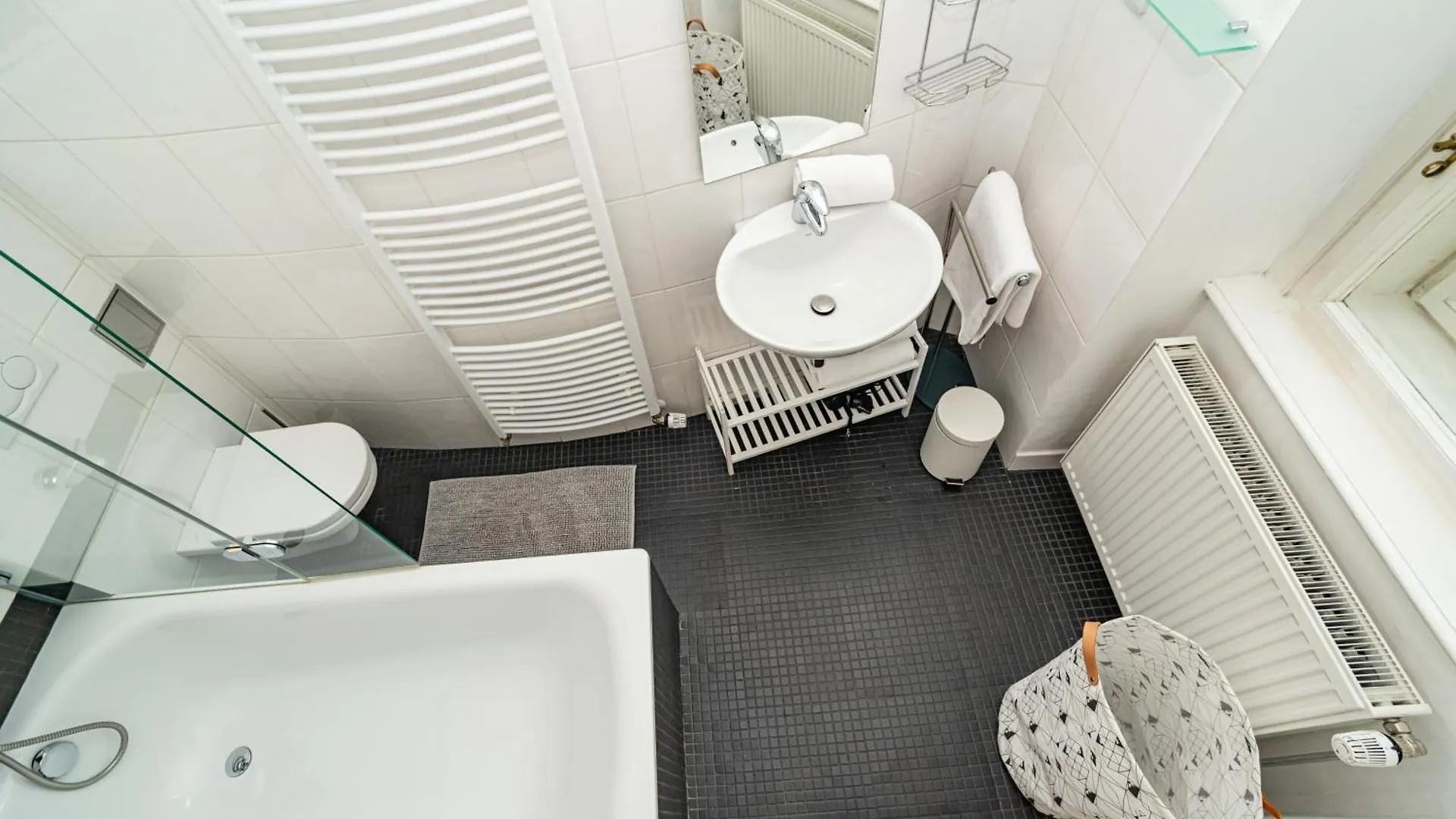 Spacious Two-Bedroom Apartment In Old Town Prága 0*,